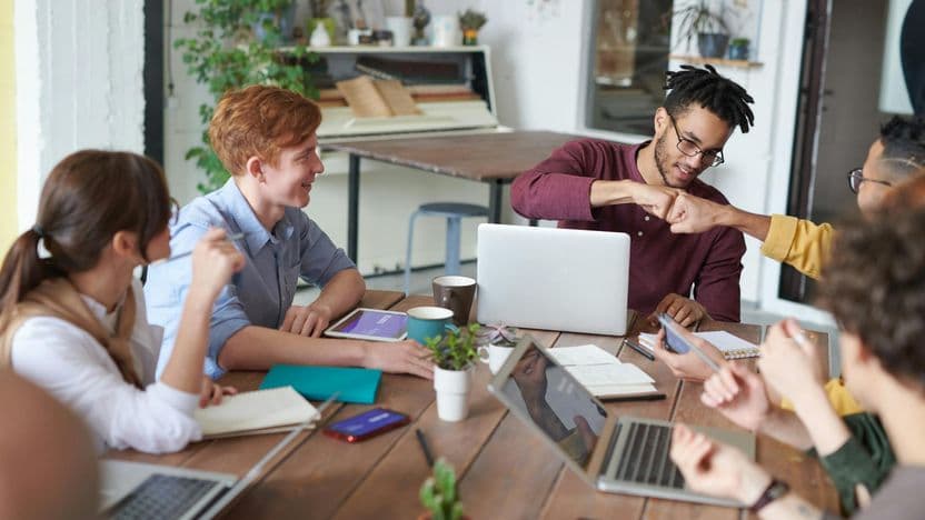 New Leadership 2025: Warum flache Hierarchien und Co-Creation die Zukunft sind