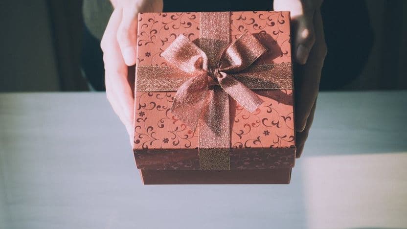 Wertschätzung, die verbindet: Wie Sachgeschenke Dein Team stärken – steuerfrei bis 60 €